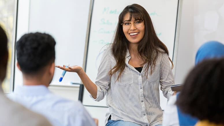 Des personnes qui suivent une formation pour devenir expert qualité