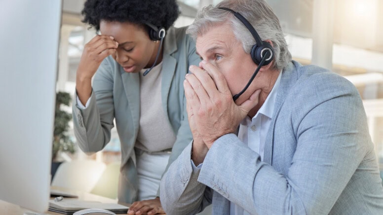Des personnes qui viennent de faire une erreur en QRQC