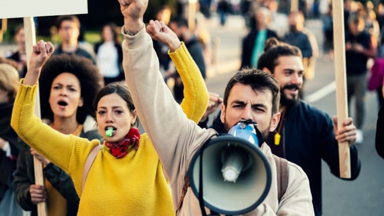 Des employés qui protestent contre la mise en place d'une nouvelle politique qualité