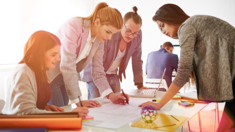 Des personnes qui planifient un audit ISO