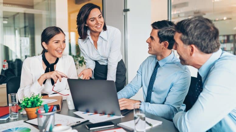 Un personnel qui participe à la mise en application de la norme ISO 45001