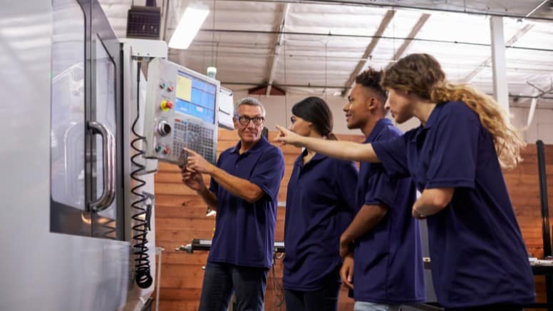 Une formation du personnel en usine sur l'application de la norme ISO 50001