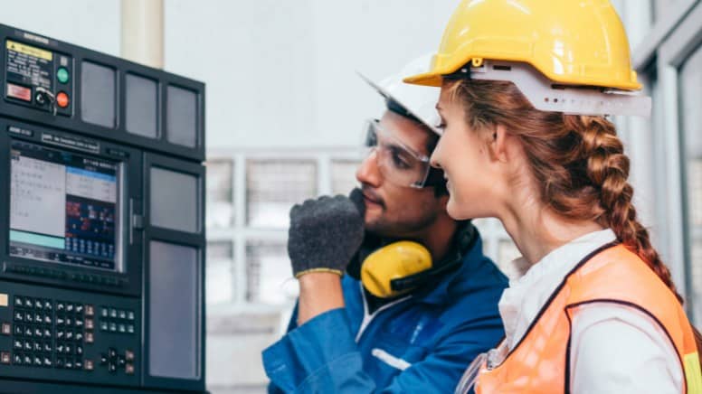 Une visite des installations de sécurité d'une entreprise