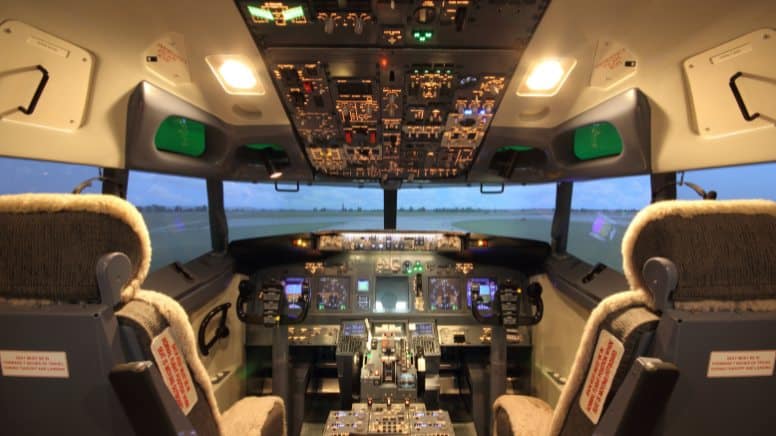 Le cockpit d'un avion moderne respectant les normes aéronautique