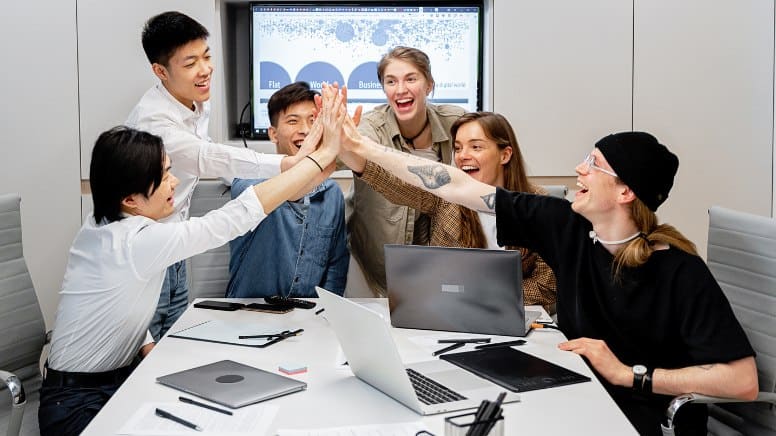 Une équipe heureuse d'avoir validé le renouvellement de leur certification