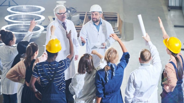 Une direction d'entreprise qui montre son engagement dans l'application de l'ISO 45001