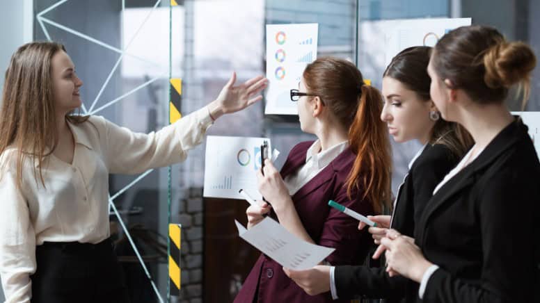 Une formation du personnel sur la sécurité en entreprise