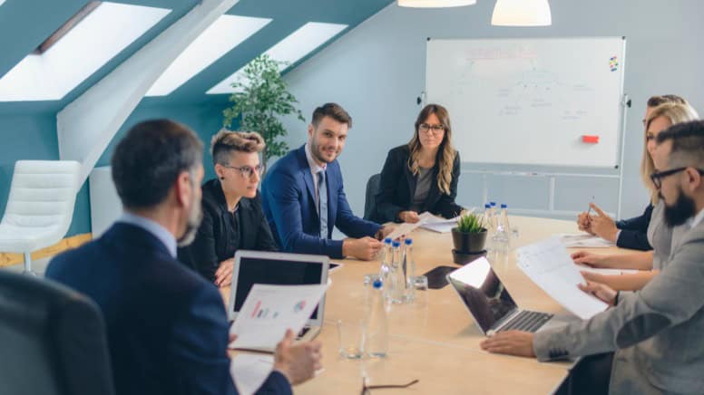 Une réunion d'entreprise pour définir des actions organisationnelles